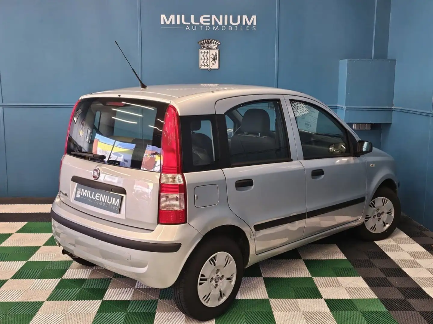 Fiat Panda 1.2 8V 60CH DYNAMIC Gris - 2