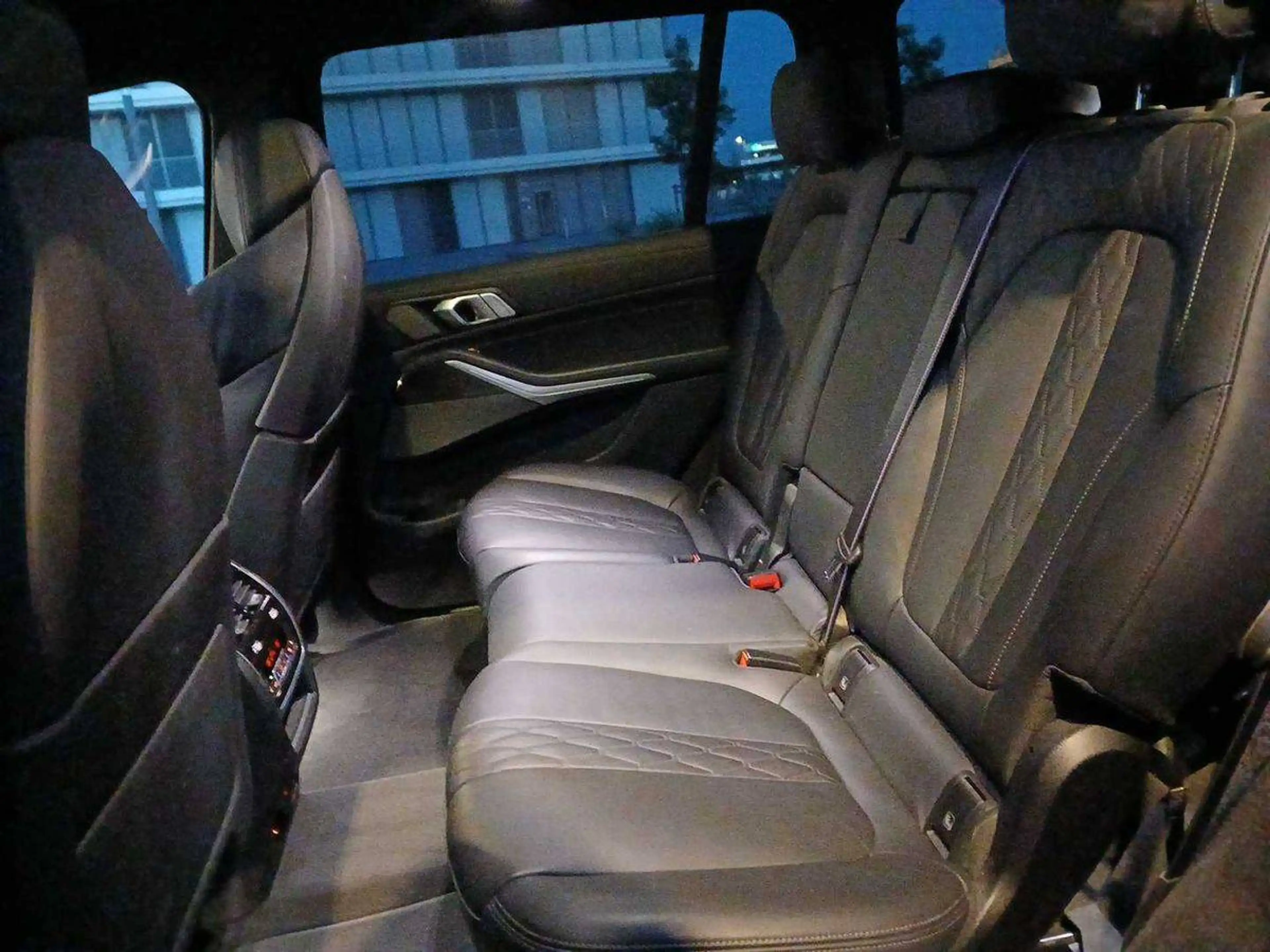 BMW X7 xDrive 40 d M Sport — photo 9