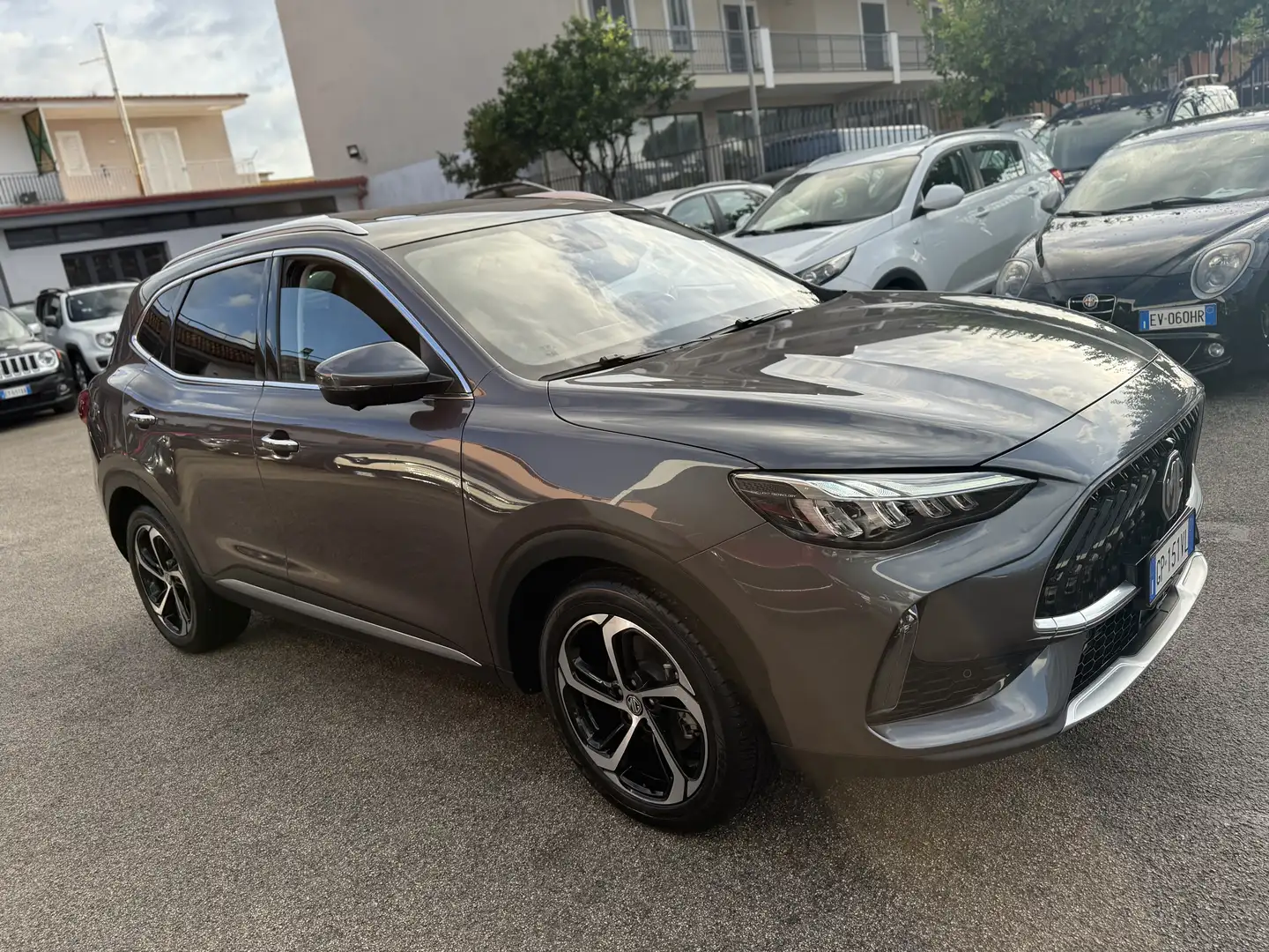 MG HS HS I 2023 1.5 t-gdi Luxury auto Marrone - 2
