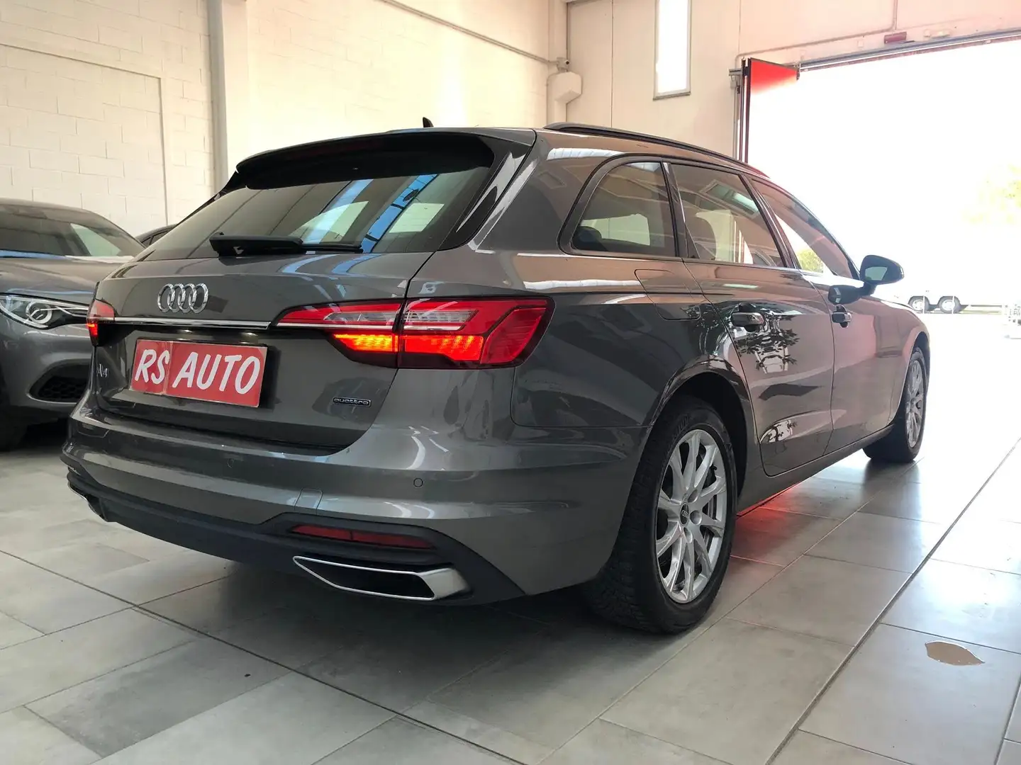 Audi A4 A4 Avant 40 2.0 tfsi mhev QUATTRO ADVAN 204cv Grijs - 2