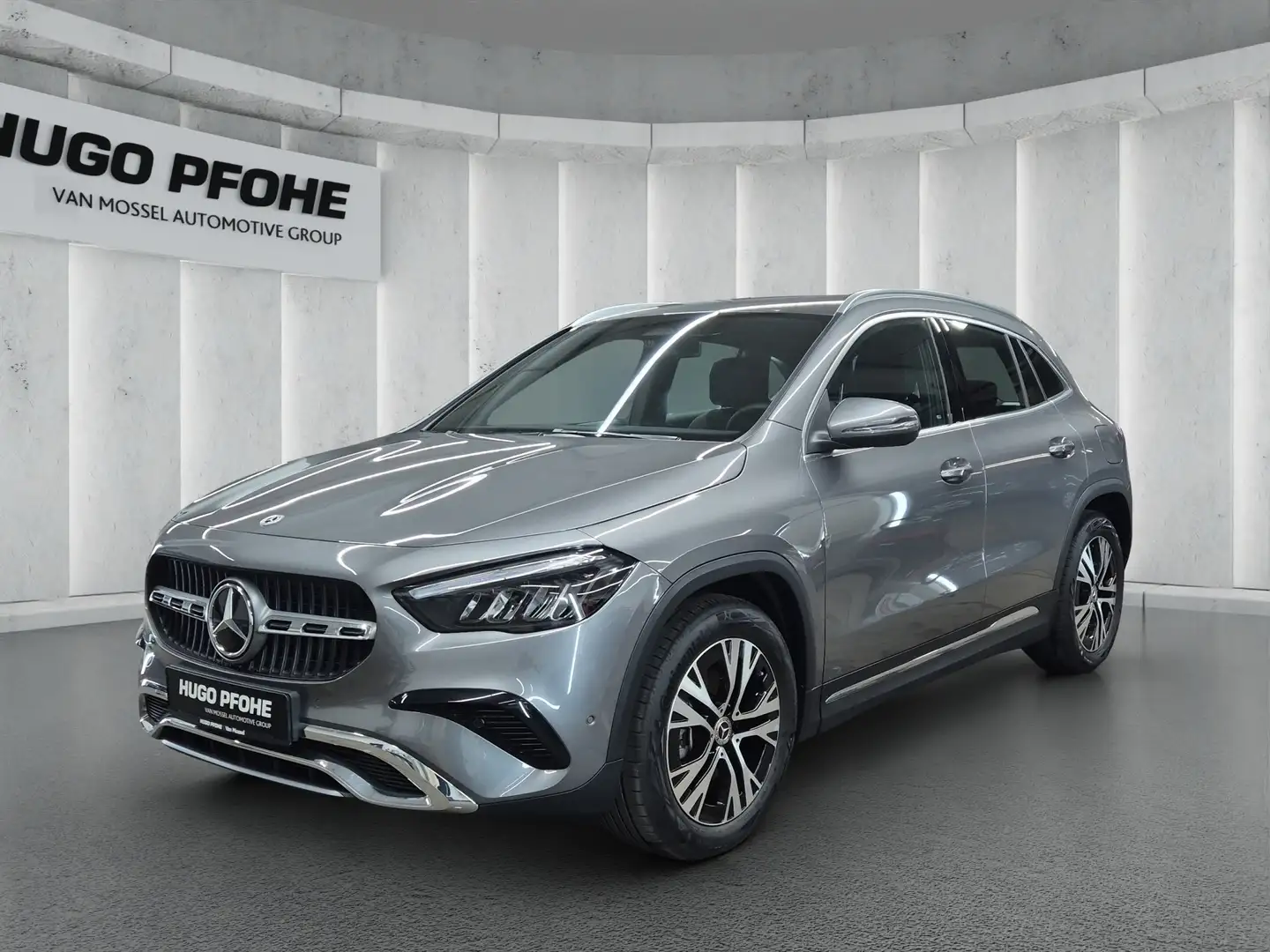 Mercedes-Benz GLA 200 Progressive Grau - 1