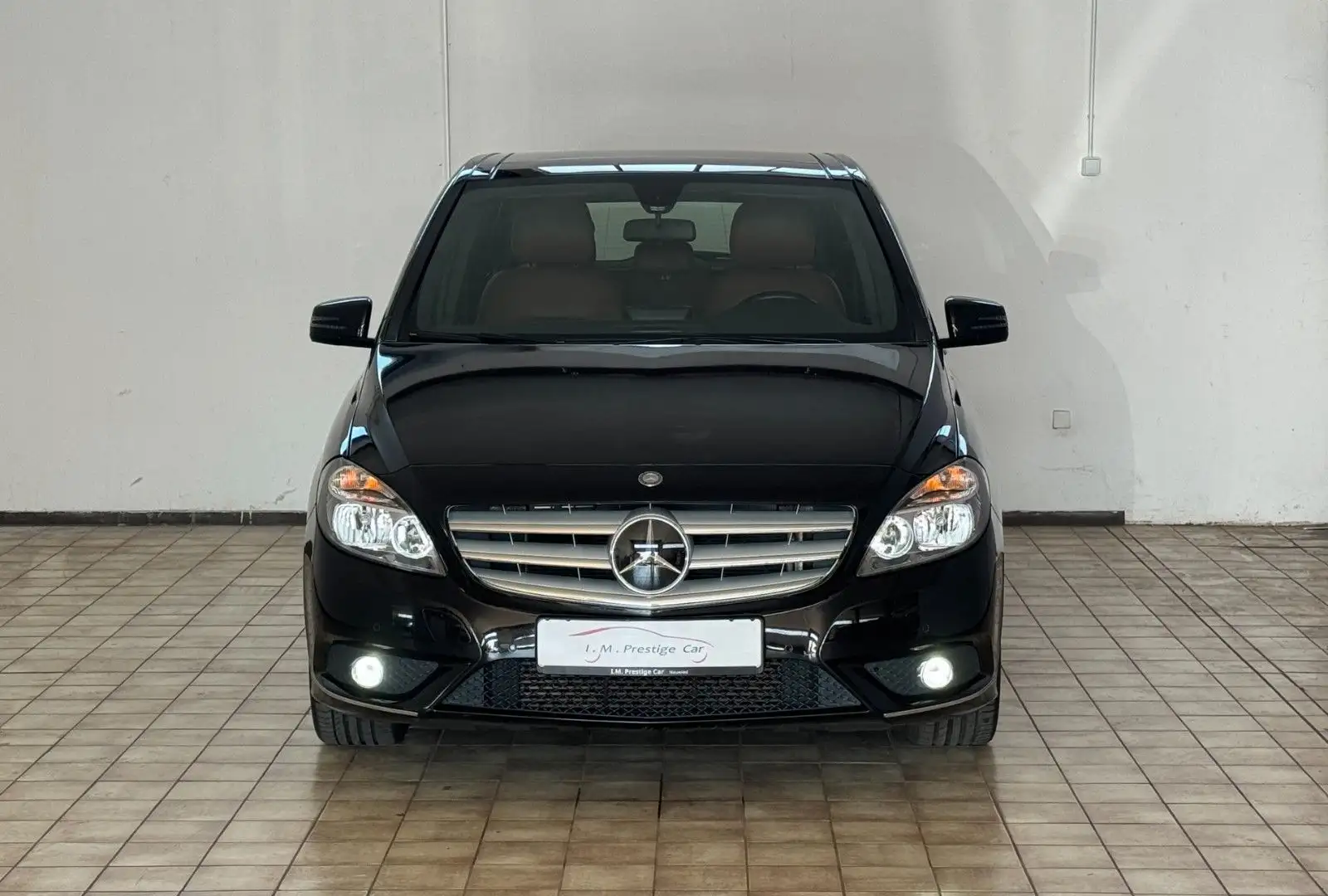 Mercedes-Benz B 200 Sitzhzg Pano Leder PDC ACC EDITION Noir - 2