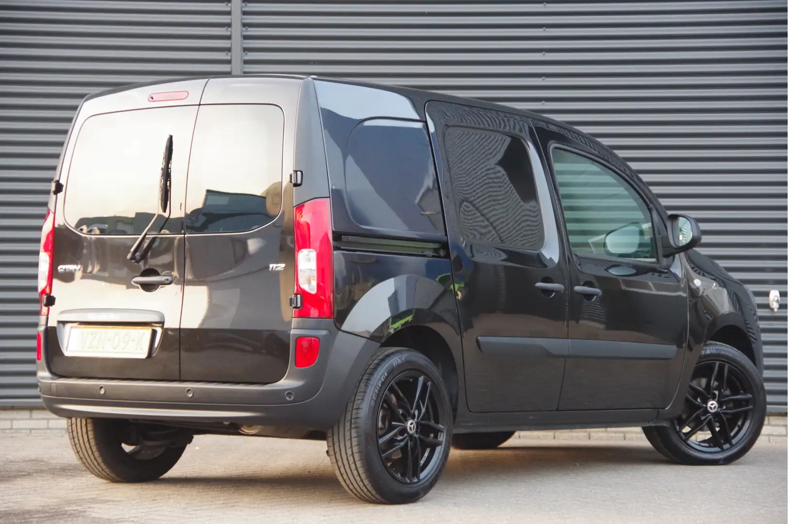 Mercedes-Benz Citan 112 AUT. BENZINE, AIRCO, PARKEERSENSOREN, STOELVER Zwart - 2