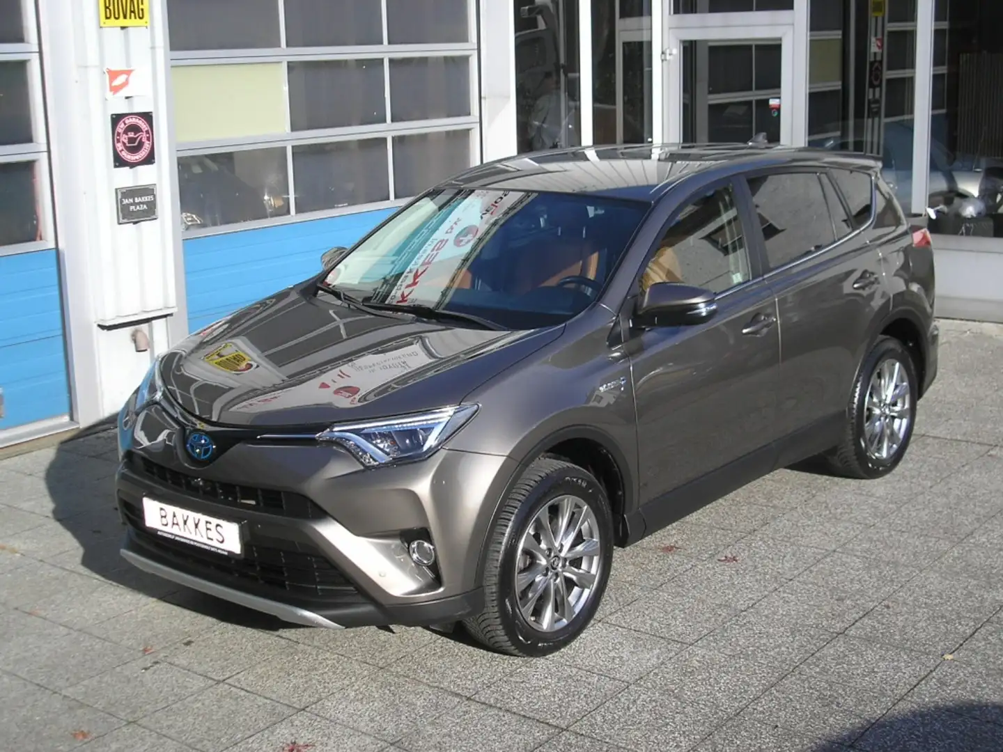 Toyota RAV 4 Hybrid Executive AWD 1650 kg trekgewicht Bruin - 2