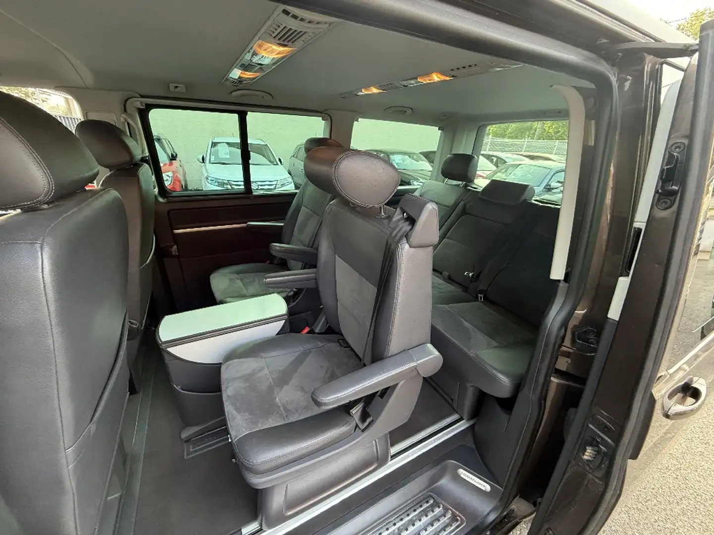 Volkswagen LT 2.0 TDI 140 Carat - 2