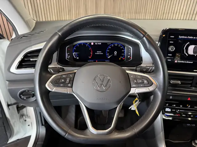 Volkswagen T-Roc view 10