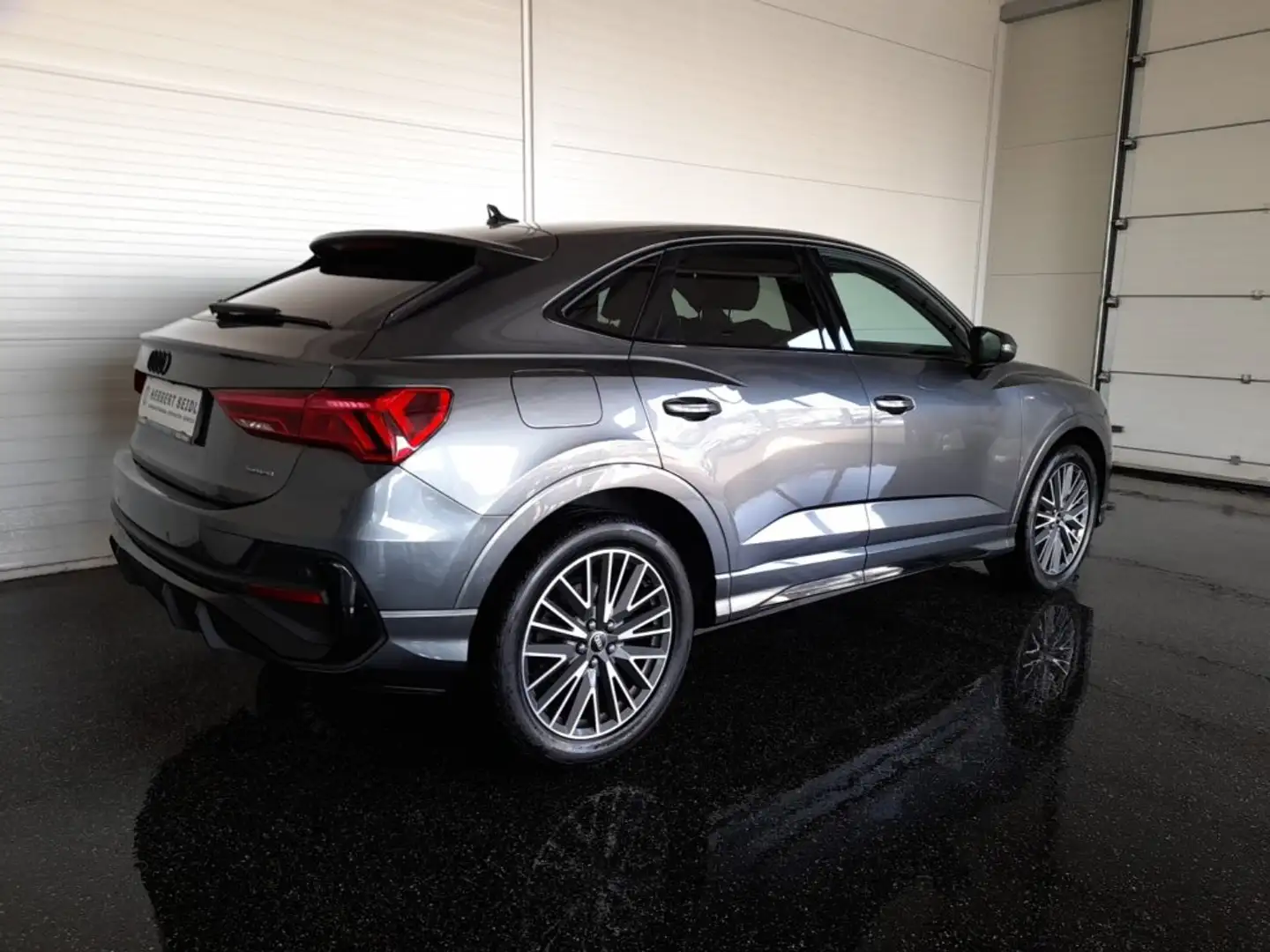Audi Q3 SB S-LINE 35 TDI quattro S-tr *VOLL LED / NAVI / VIRTUELL PLUS / AHV & KAMERA / TEILLEDER / E-KLAPPE* Grau - 2