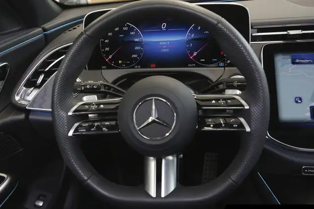 Mercedes-Benz E-Class view 13