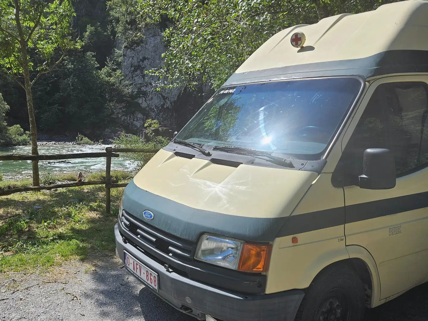 Ford Transit Beige - 2