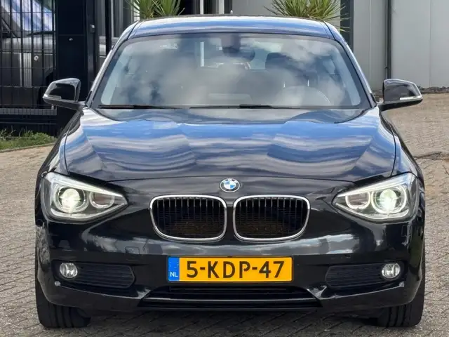 BMW 1 Series view 2