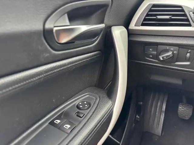 BMW 1 Series view 16