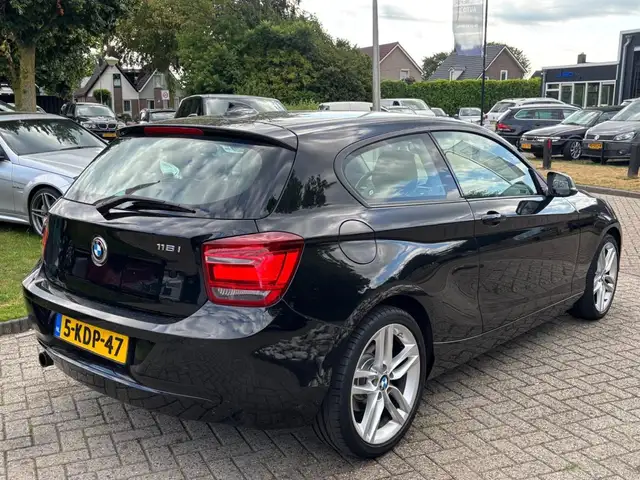BMW 1 Series view 5