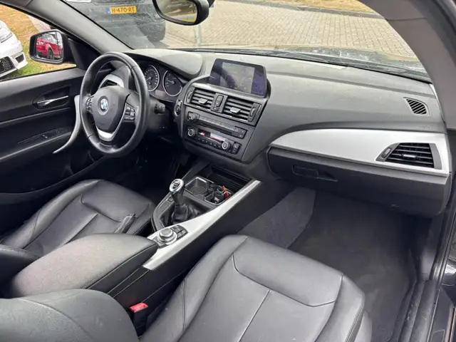 BMW 1 Series view 9