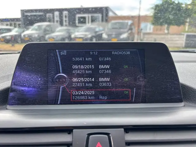 BMW 1 Series view 19