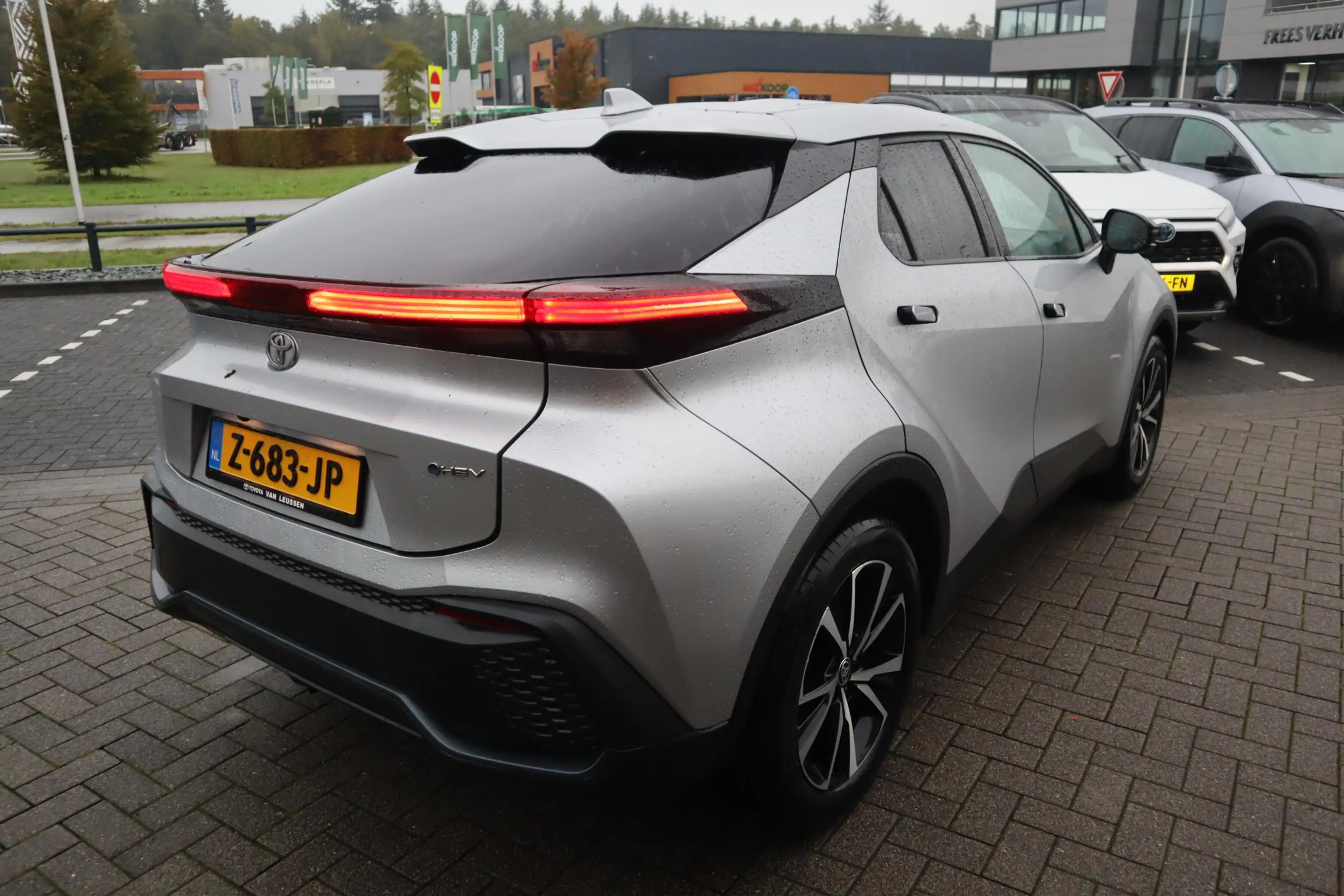 Toyota C-HR 1.8 HYBRID 140 DYNAMIC AFN-TREKHAAK 1e EIGENAAR NL — photo 9