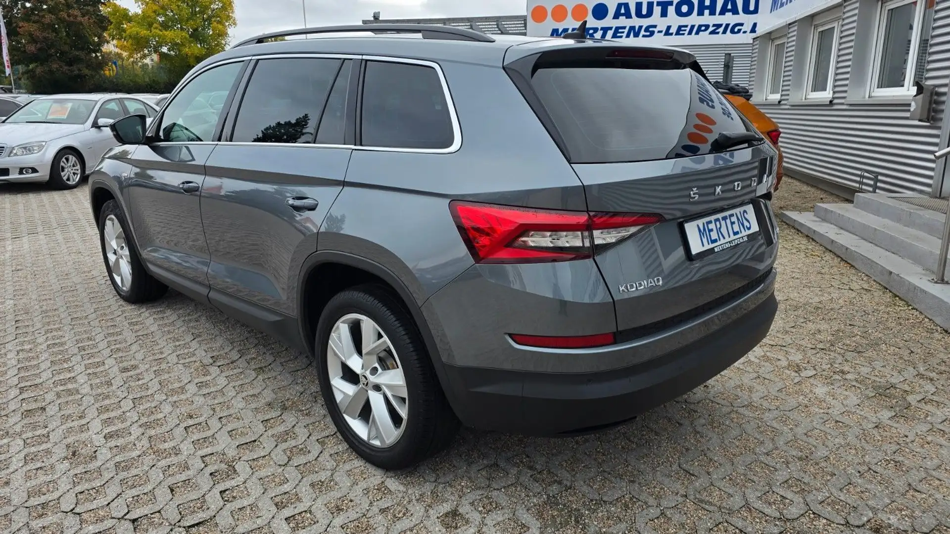 Skoda Kodiaq DSG 4x4 SOLEIL Leder LED SHZ Kamera Gris - 2