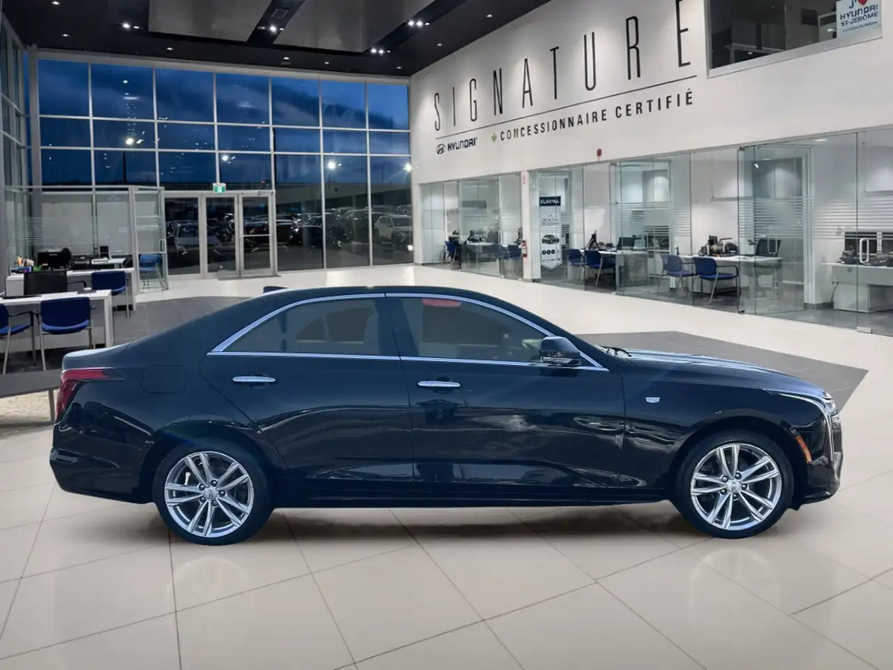 Cadillac CT4 снимка Cadillac CT4