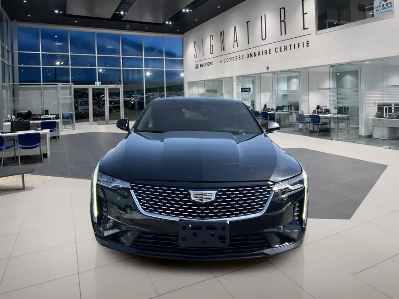 Cadillac CT4 снимка Cadillac CT4