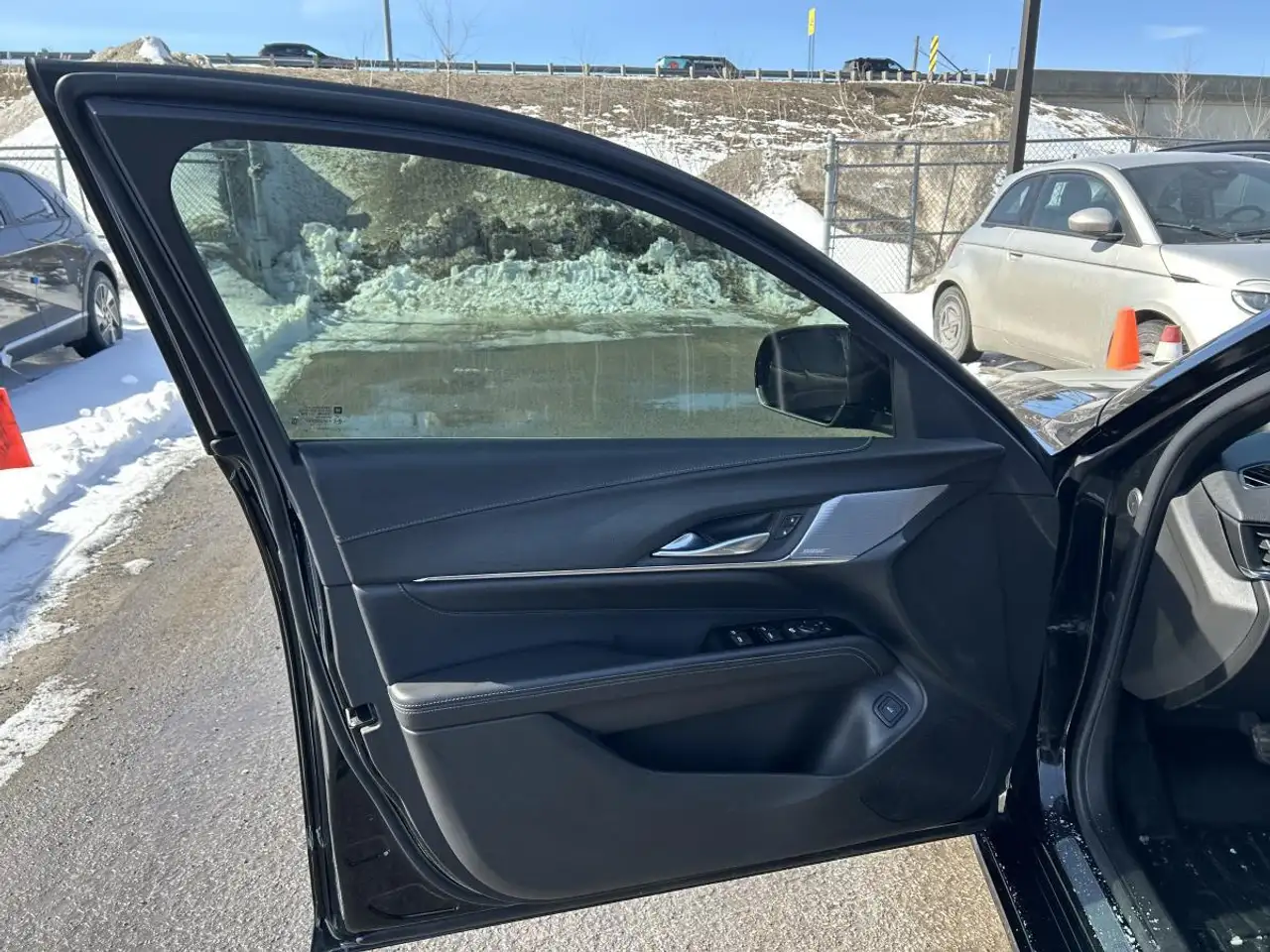 Cadillac CT4 снимка Cadillac CT4