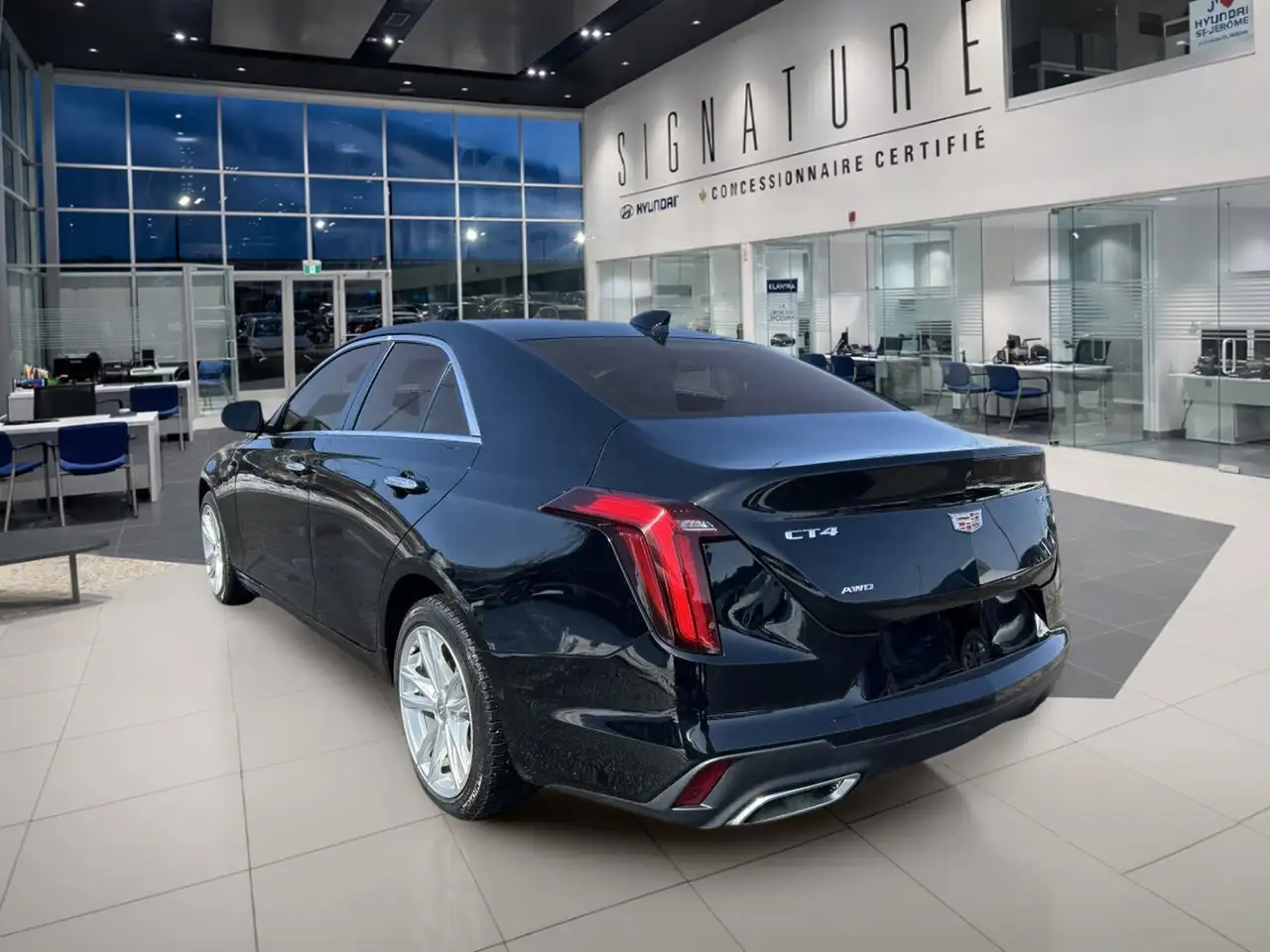 Cadillac CT4 снимка Cadillac CT4
