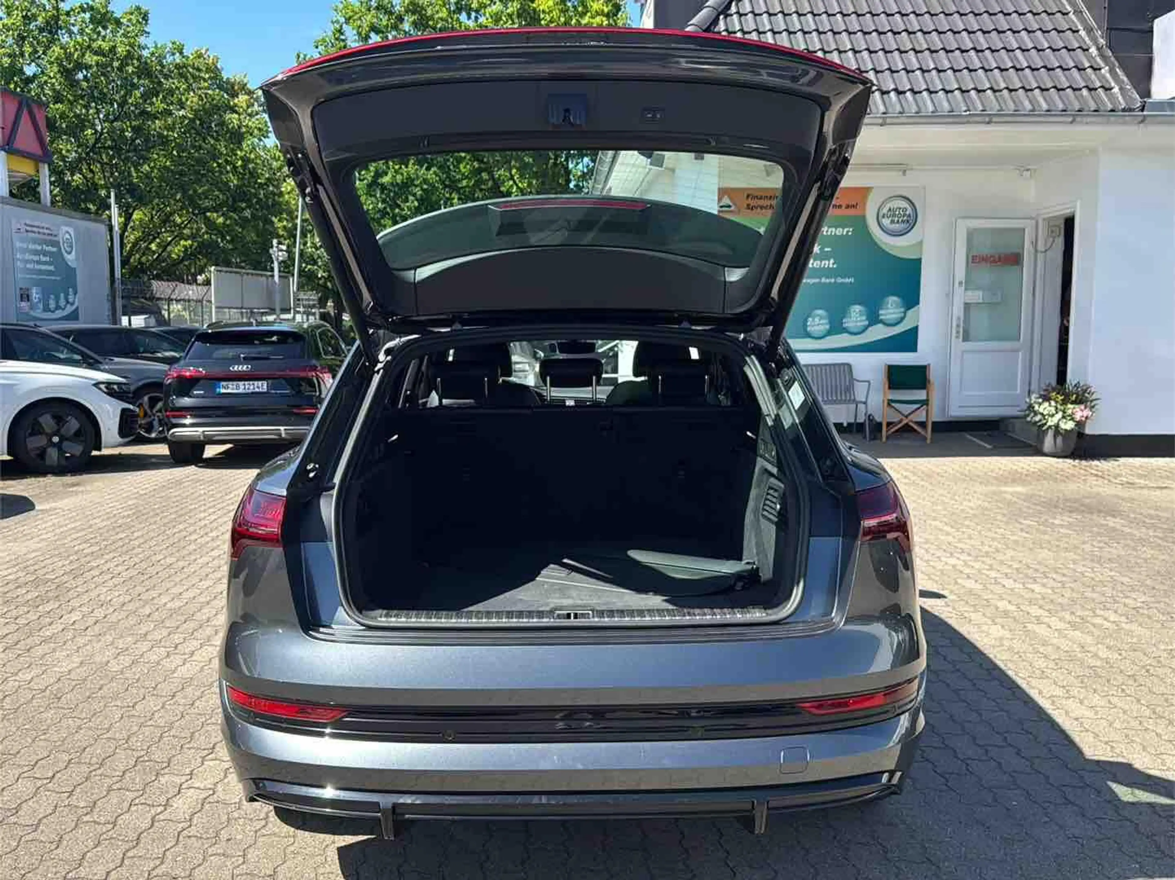 Audi e-tron 55 2x S line BLACK PANO MATRIX 360° 21Z — photo 9