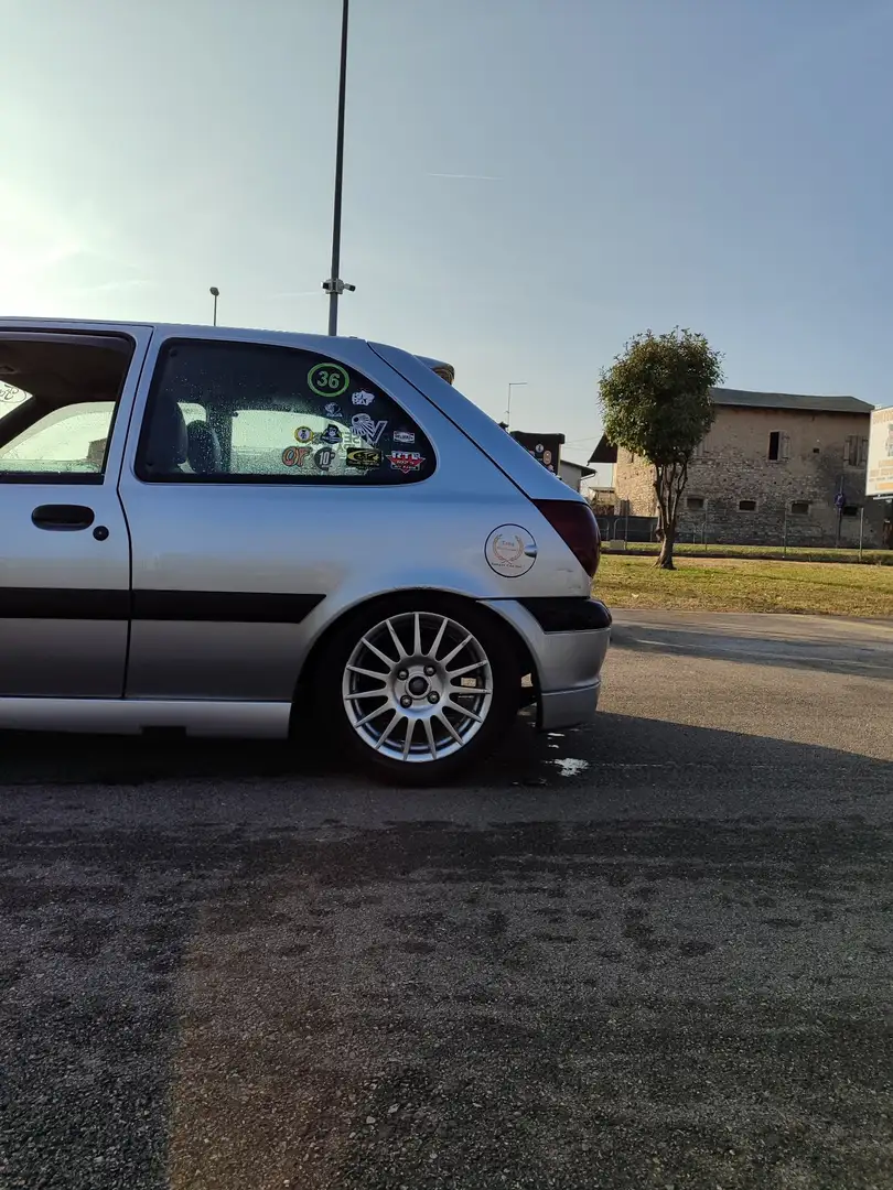 Ford Fiesta 3p 1.6 16v Zetec-S (sport) - 2