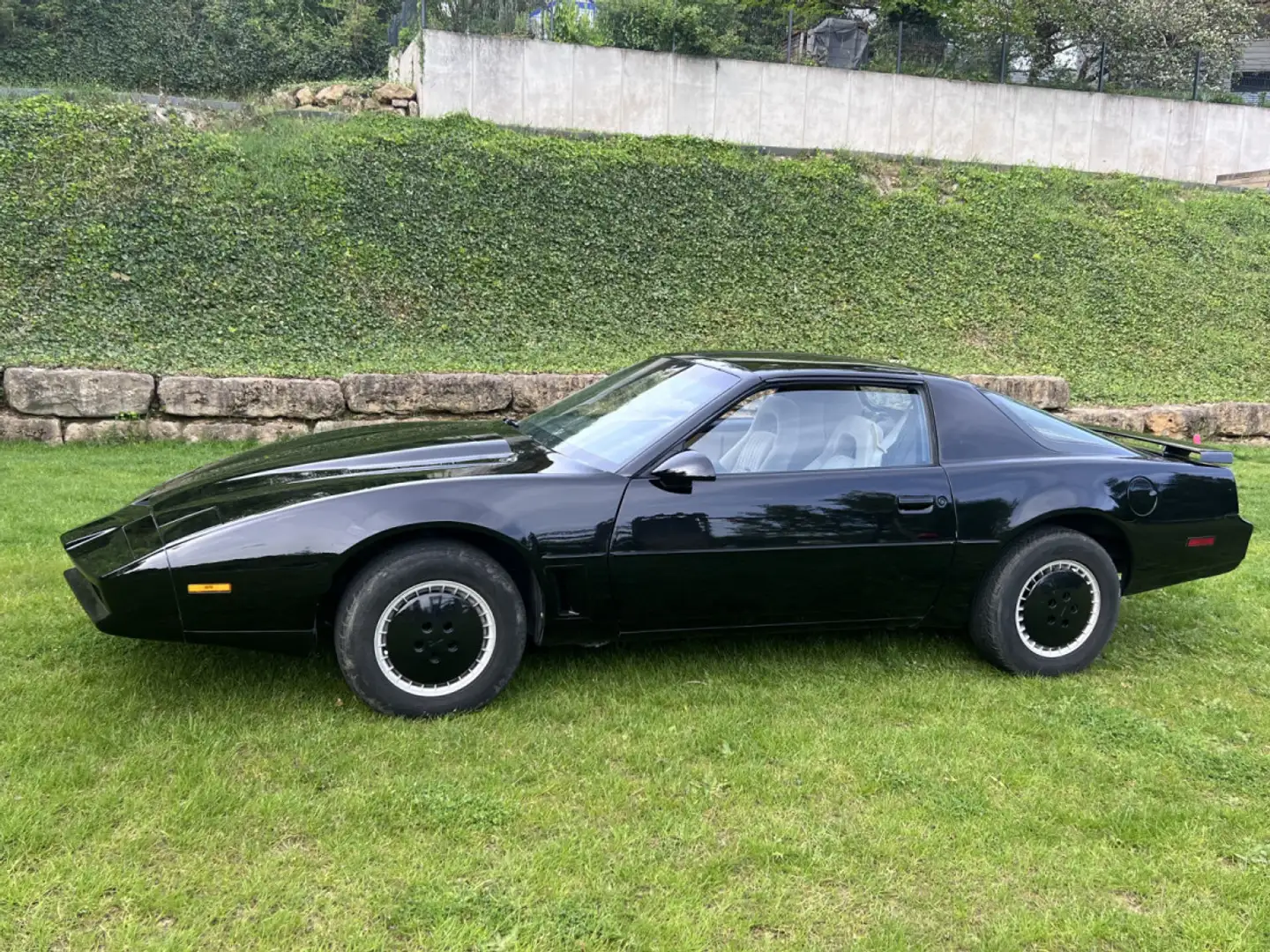 Pontiac Trans Am 5.0 V8 KNIGHT RIDER KITT Schwarz - 1
