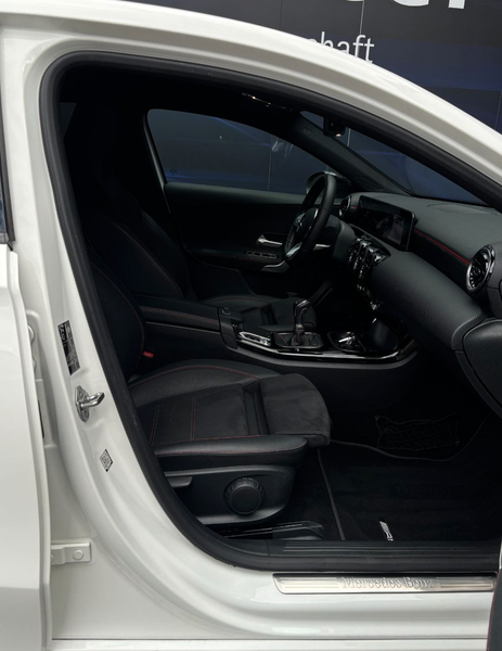 Mercedes-Benz A 180 — photo 14