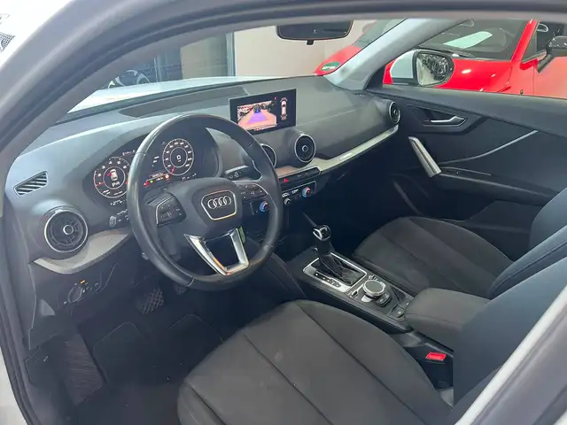 Audi Q2 view 8