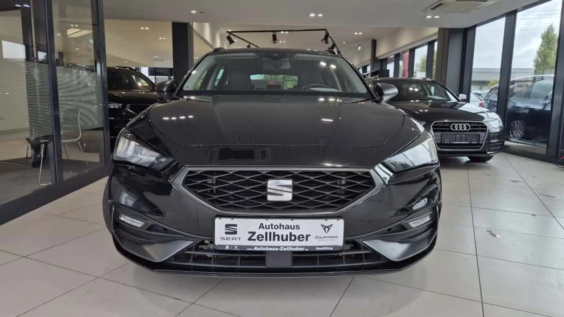 SEAT Leon ST1.4 eHybrid DSG FR *AHK*Navi*Full Link* Schwarz - 2