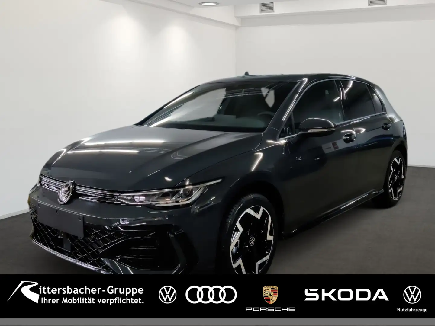 Volkswagen Golf VIII R-Line 1,5eTSI Digital Cockpit DAB LED Grijs - 1