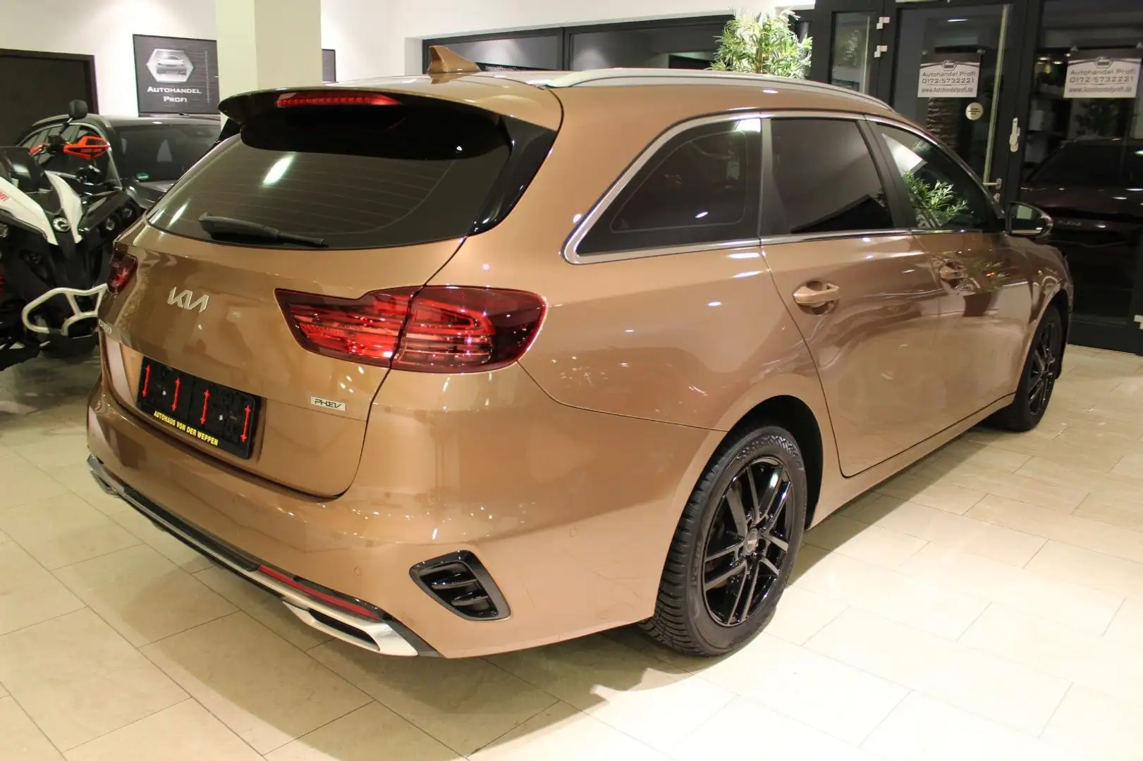 Kia Ceed SW / cee'd SW cee'd SW PHEV Spirit VOLL TOP SH KIA 1.H DE 19% Beżowy - 2