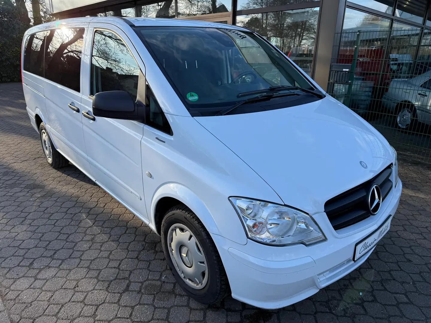 Mercedes-Benz Vito 110 CDI Lang 9-Sitzer *nur 79 TKM*HU neu*Klima*AHK Blanc - 1
