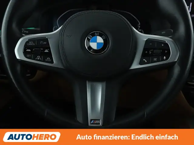 BMW 5 Series view 19