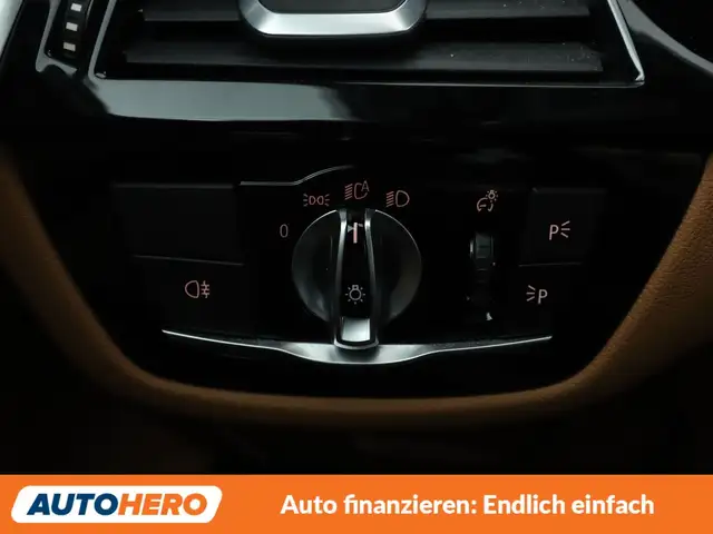 BMW 5 Series view 26