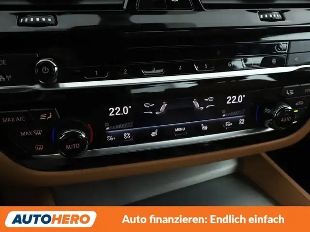 BMW 5 Series view 23