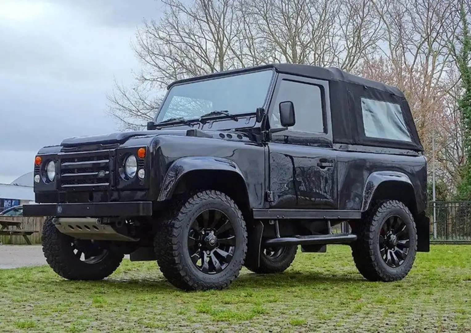 Land Rover Defender Typ 90 - 1