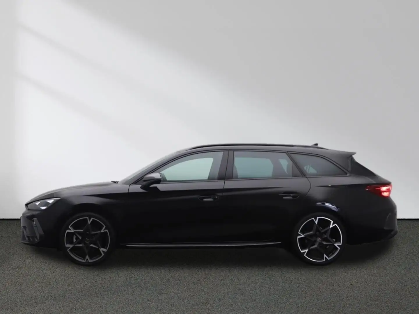 CUPRA Leon Sportstourer 1.5 eTSI Skyline Matrix-LED Noir - 2