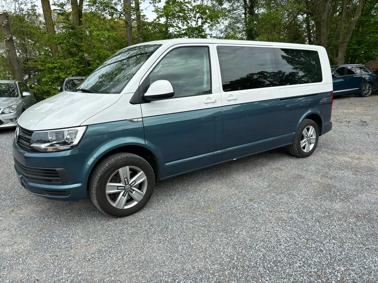 Volkswagen T6 Multivan 2.0 TDi SCR LWB Comfortline BMT DSG (EU6d) Bleu - 1