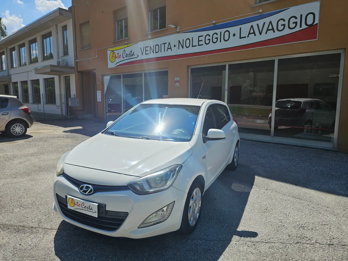 Hyundai i20 5p 1.2 Sound Edition Bianco - 1