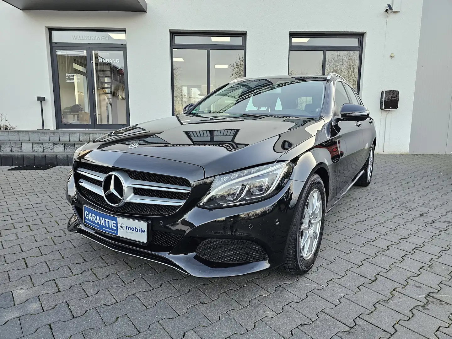 Mercedes-Benz C 180 T CGI Avantgarde LED AHK NAVI RFK Noir - 1