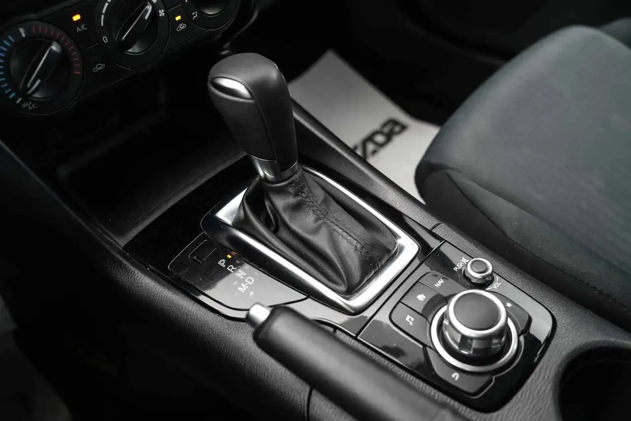 Mazda 3 снимка Mazda 3