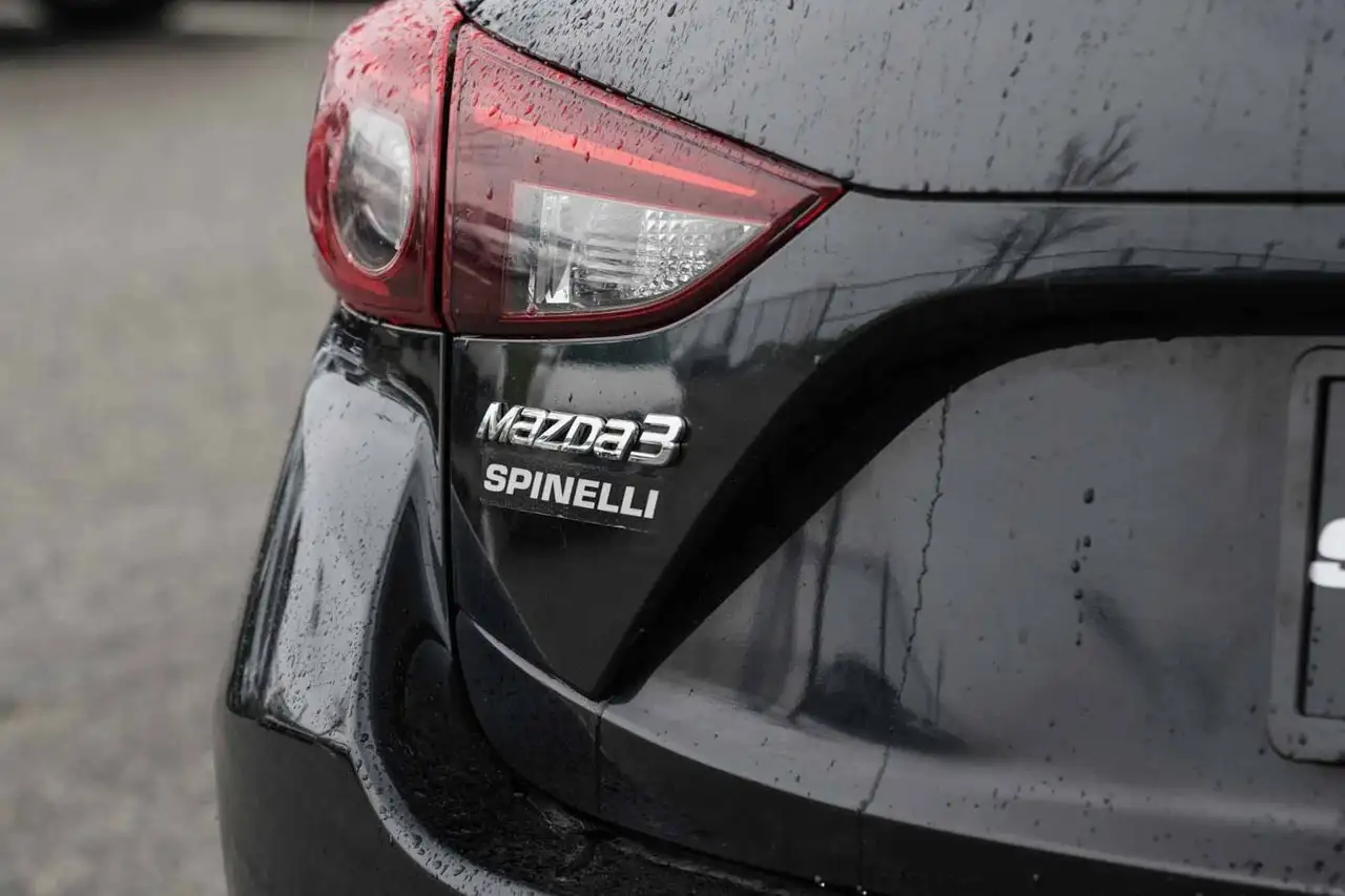 Mazda 3 снимка Mazda 3