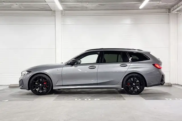 BMW 3 Series view 2