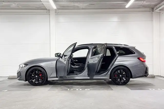 BMW 3 Series view 3