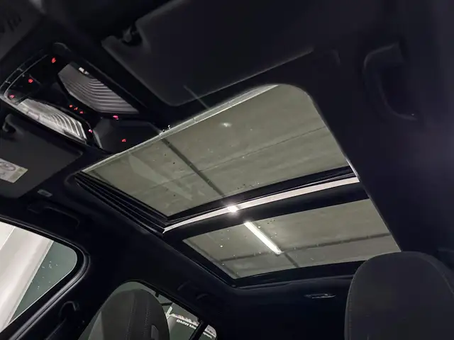 BMW 3 Series view 10