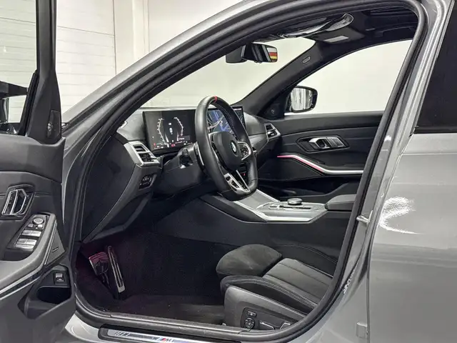 BMW 3 Series view 8