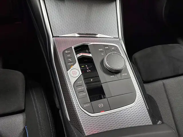 BMW 3 Series view 15