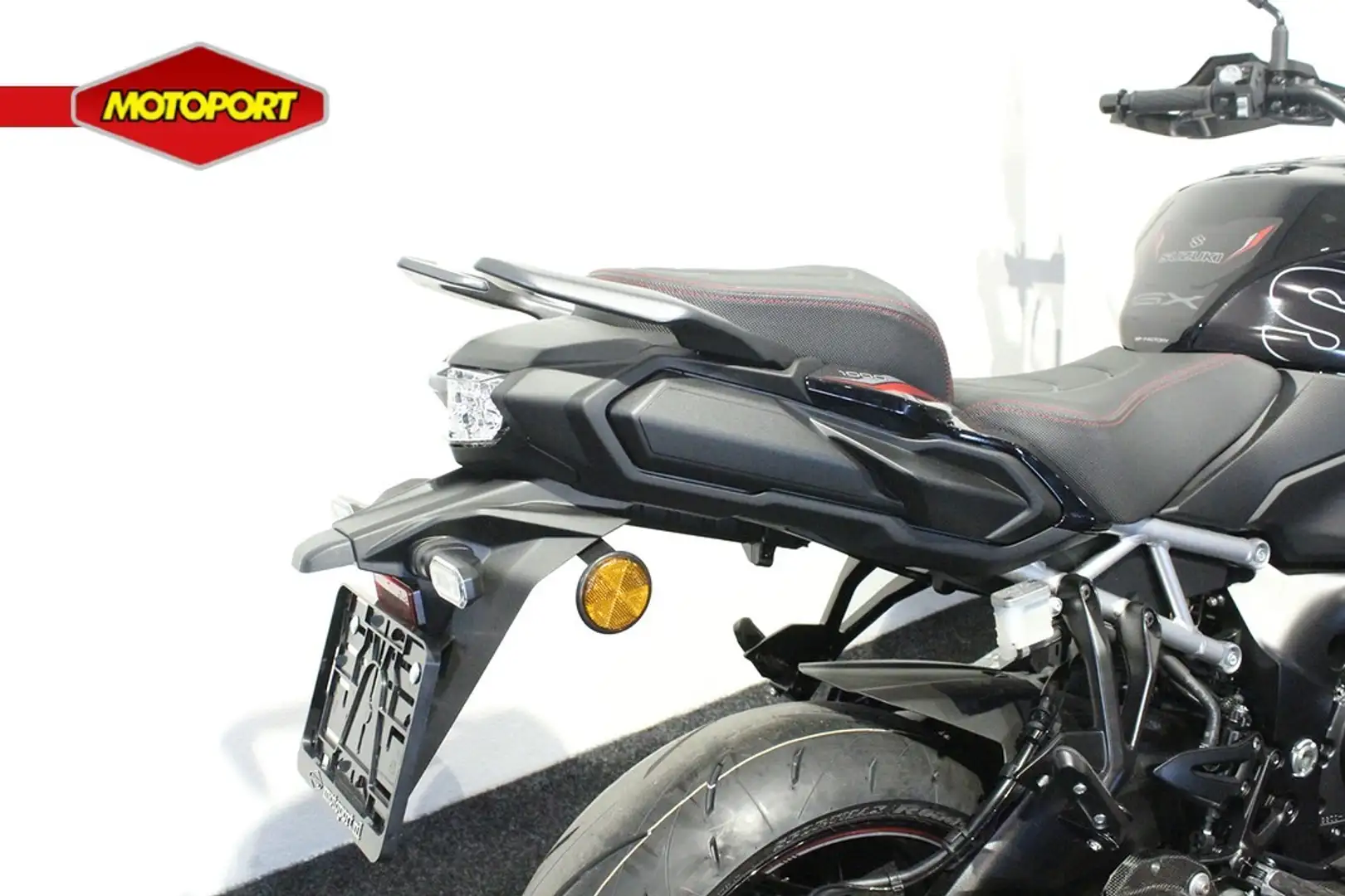 Suzuki GSX-S 1000GX Černá - 2