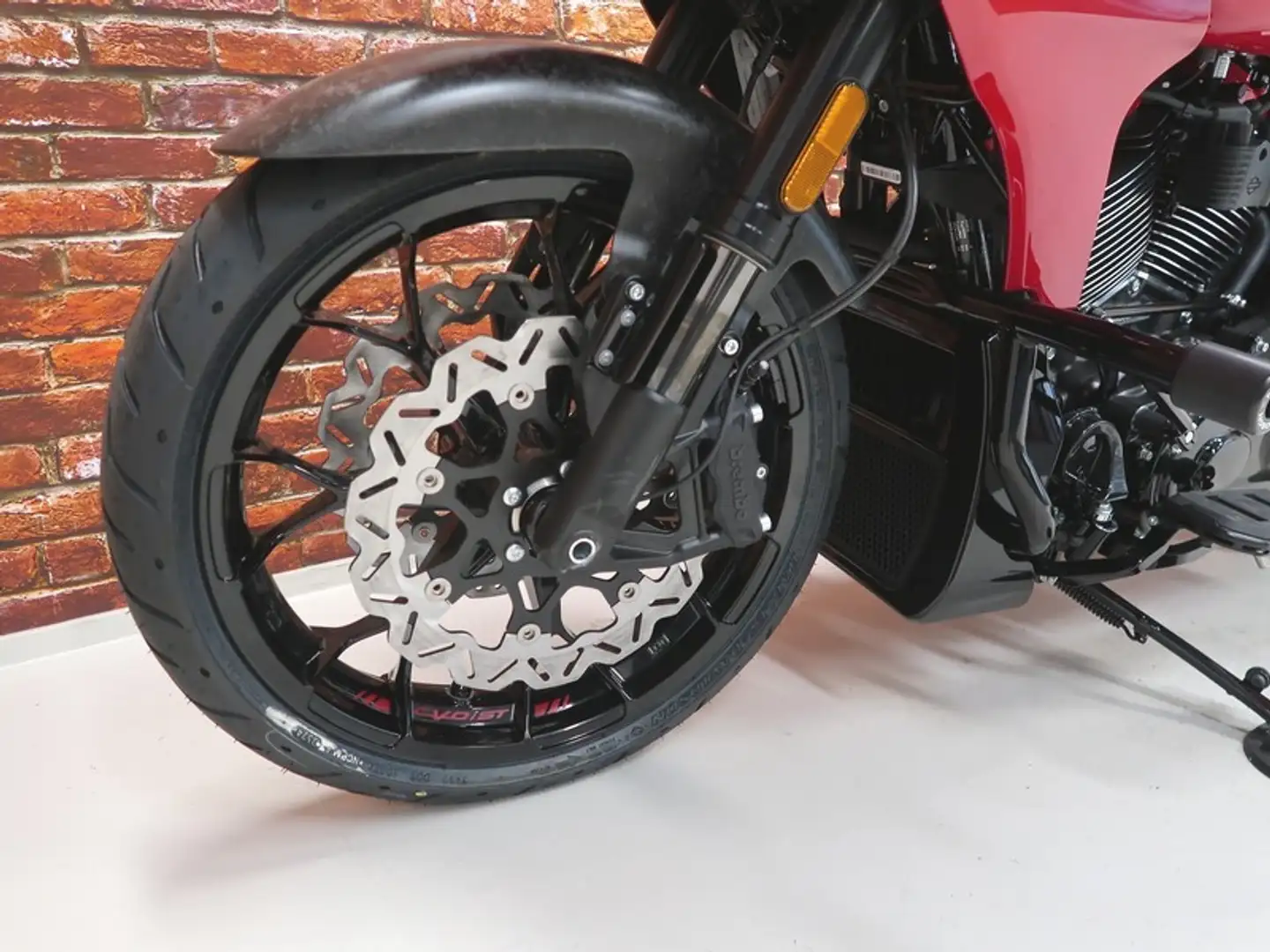 Harley-Davidson Road Glide FLTRXSTSE ST121 CVO Červená - 2